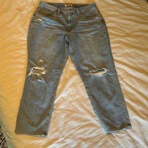 Madewell Curvy Mom Jean size 32 Light was distressed